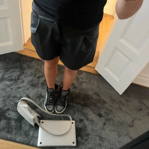 Lädershorts - Läder shorts från zara 