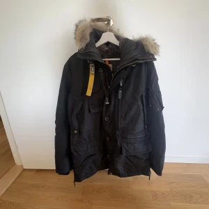 Parajumpers - Den är använd men den är bra skick