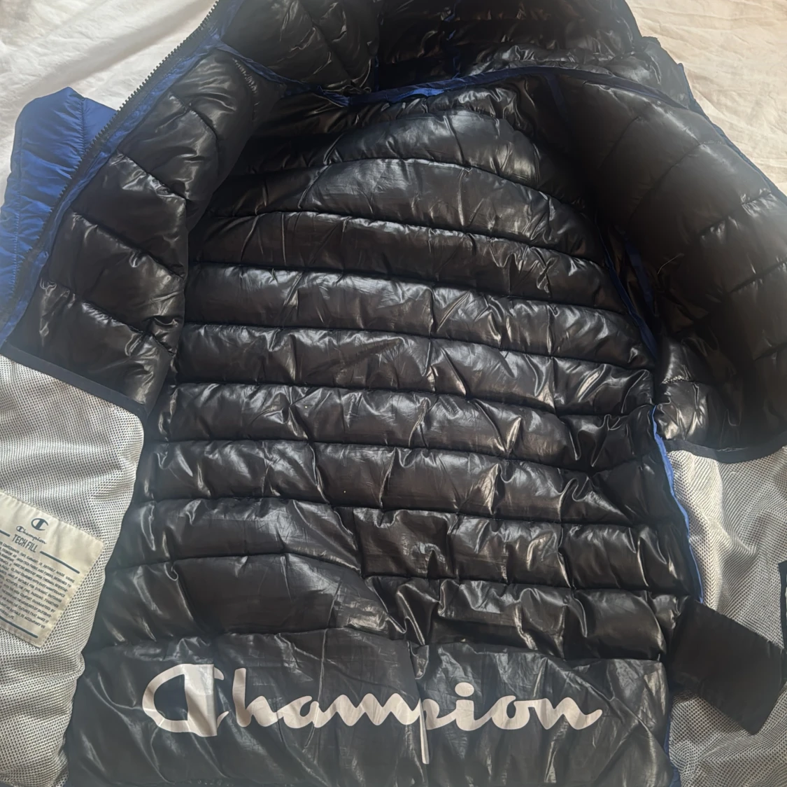 Blå dunjacka från Champion - 92