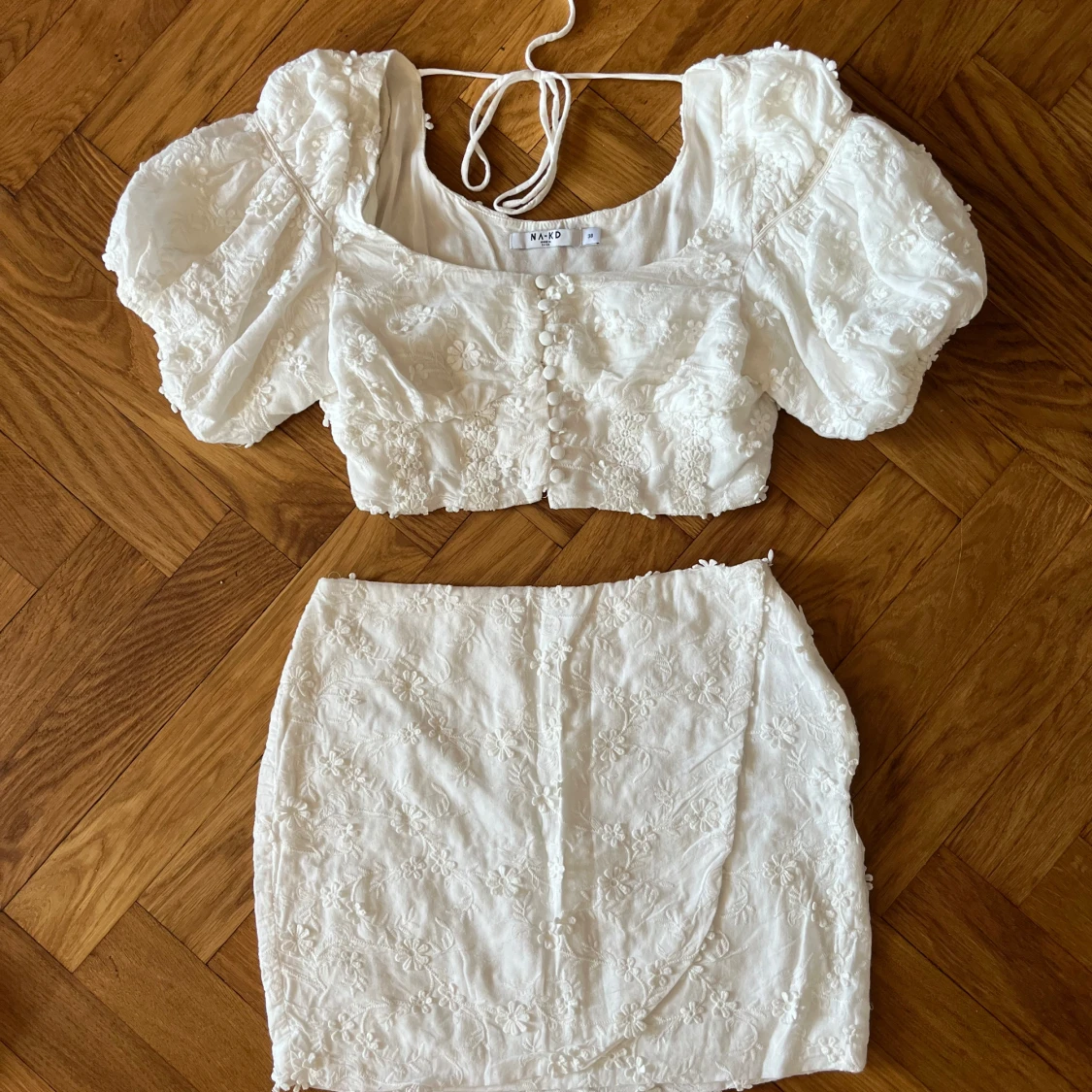 Chloe Schuterman X NA-KD set top+kjol - 90