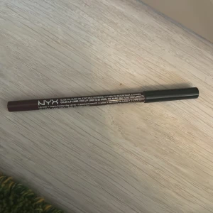 Lipliner - Lipliner från nyx i färgen SLLP01 dark soul❤️