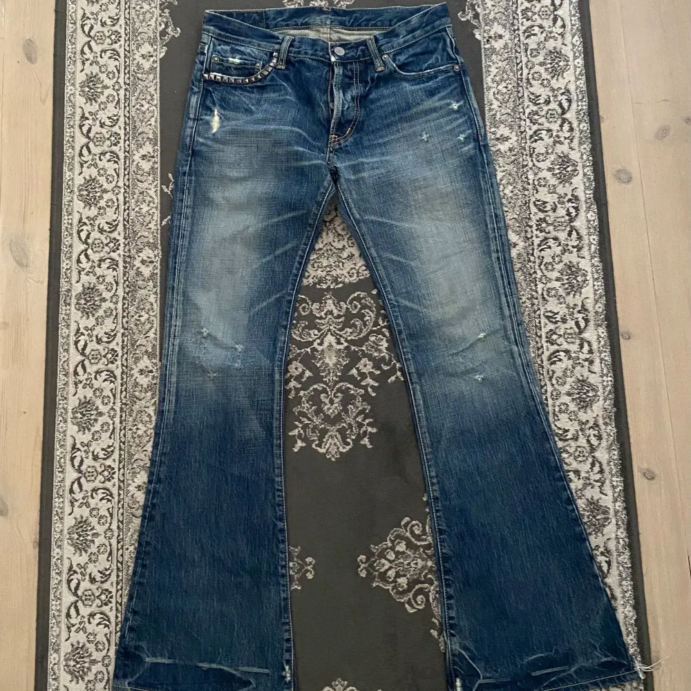 rare hysteric jeans från FW08. älskar dom här byxorna men dom är tyvärr för små för mig. W28. skriv för mått eller andra frågor. pris kan diskuteras vid snabb affär . Jeans & Byxor.