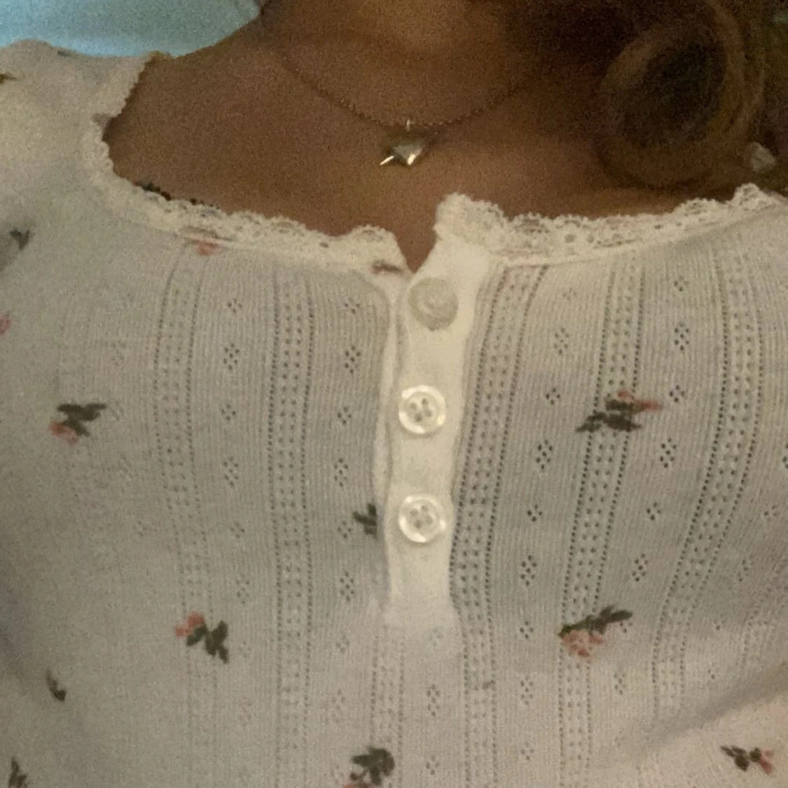 Blommigt spetslinne från Hm - 90