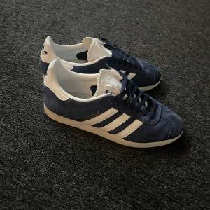 Nästan helt byta adidas gazelle