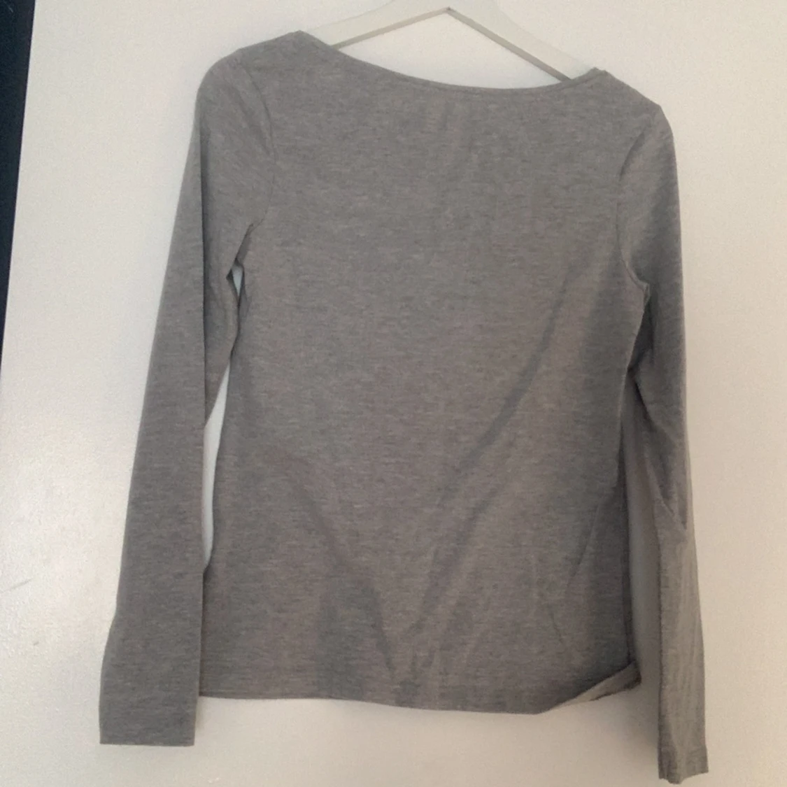 En skön grå långärmad tröja - 91