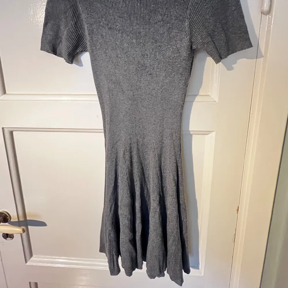 Skater skirt sweater dress with turtleneck. Size large but fits small & medium . Klänningar.