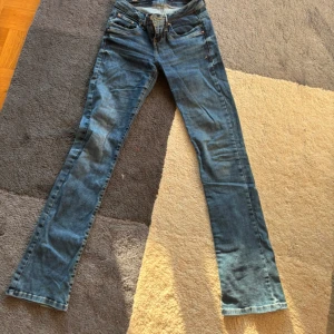 Ltb jeans - Suuupersnygga ltb jeans i modellen valerie, inga defekter och inte jättemycket anvönda❤️❤️verkligen perfekta!!