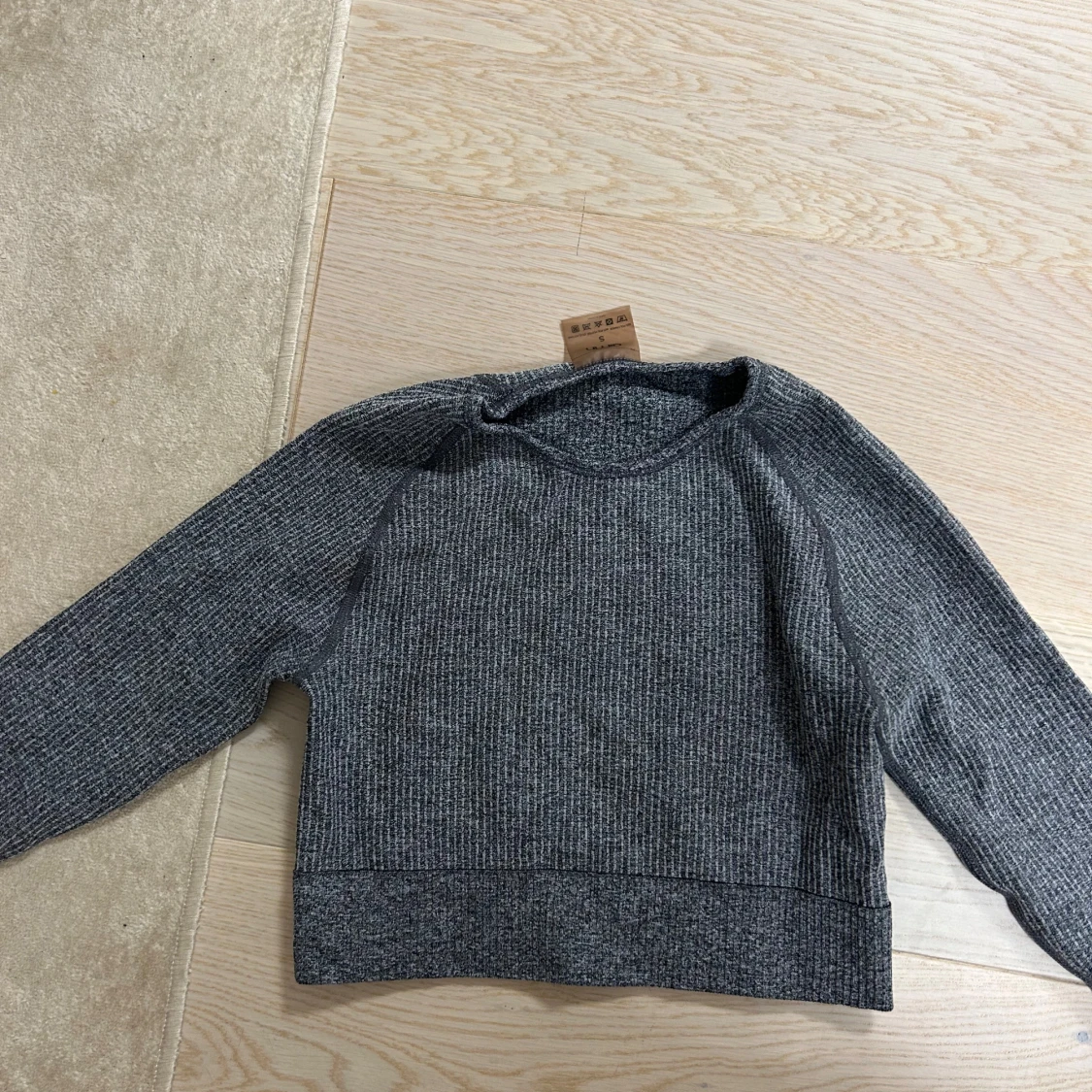 Grå aimn träningstopp