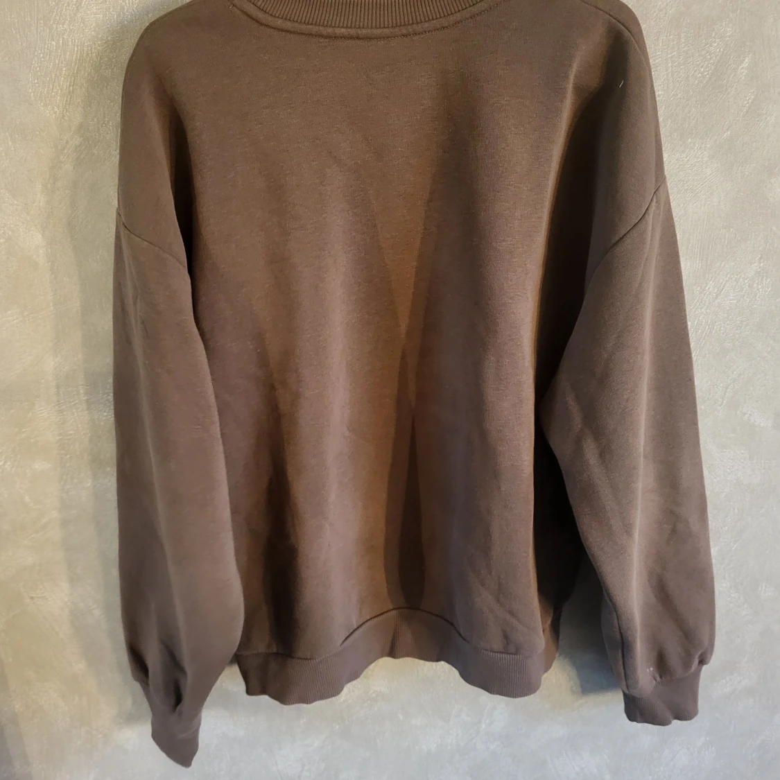 Brun sweatshirt från Gina Tricot - 90