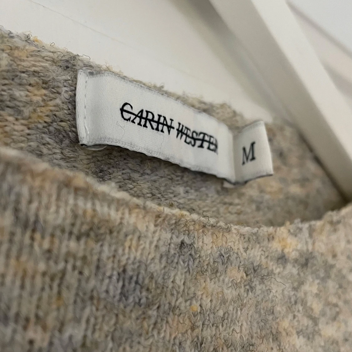 Grå stickad tröja från Carin Wester - 90