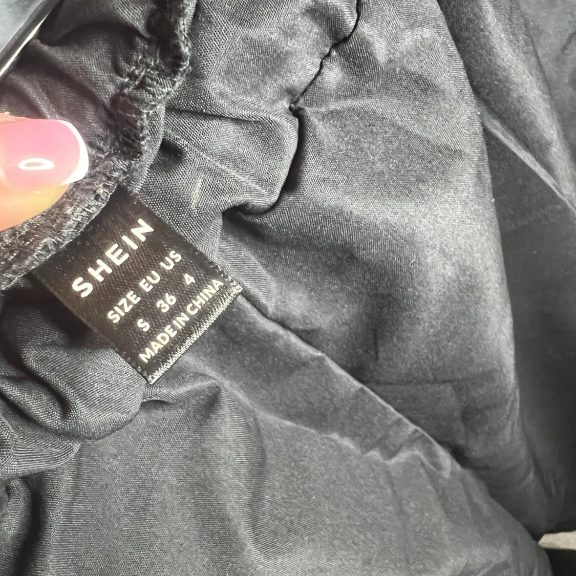 Svarta cargobyxor från Shein - 91