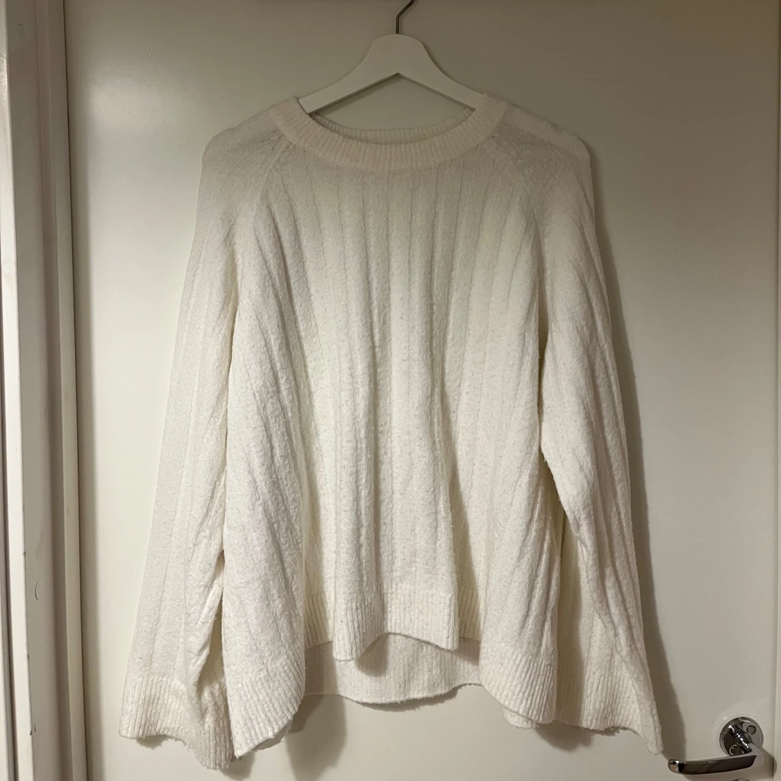 Vit stickad tröja  - 90