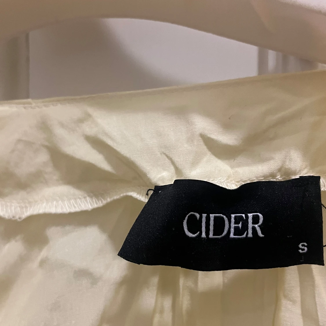 Ljusgul klänning från Cider - 91