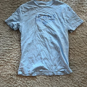 Tiger of sweden t shirt - Tiger of Sweden ljusblå t-shirt, storlek XLARGE   Sparsamt använd, kan skickas!