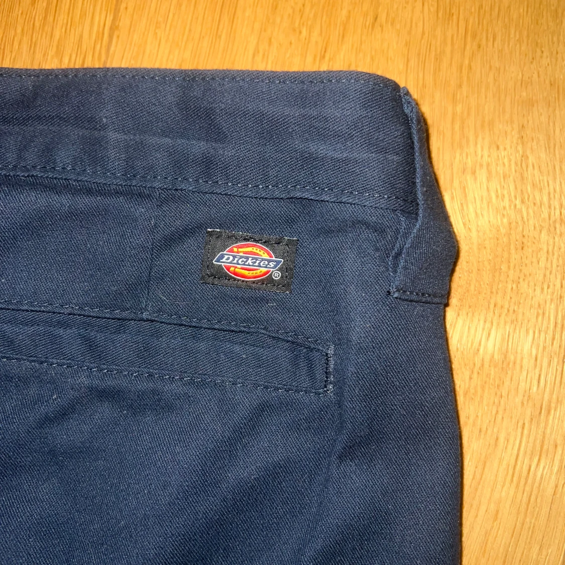 Mörkblå byxor från Dickies - 90