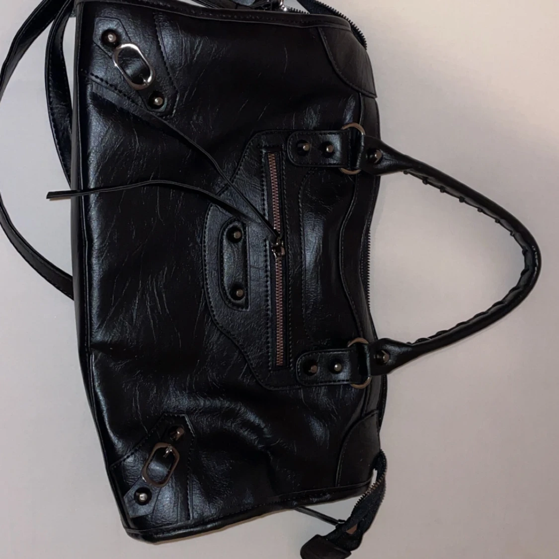 Svart axelväska med dragkedja - 91