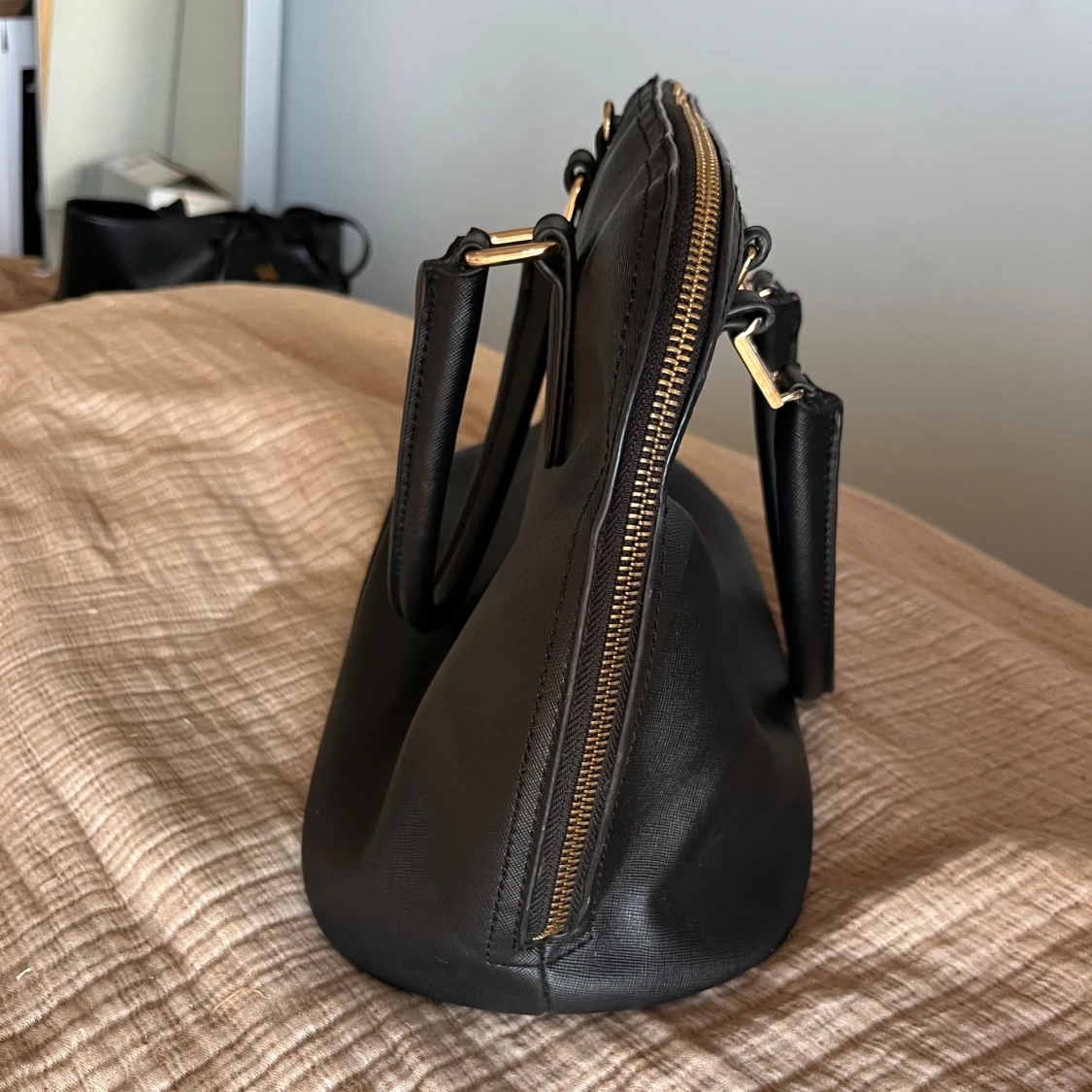 Svart handväska från Puccini - 90