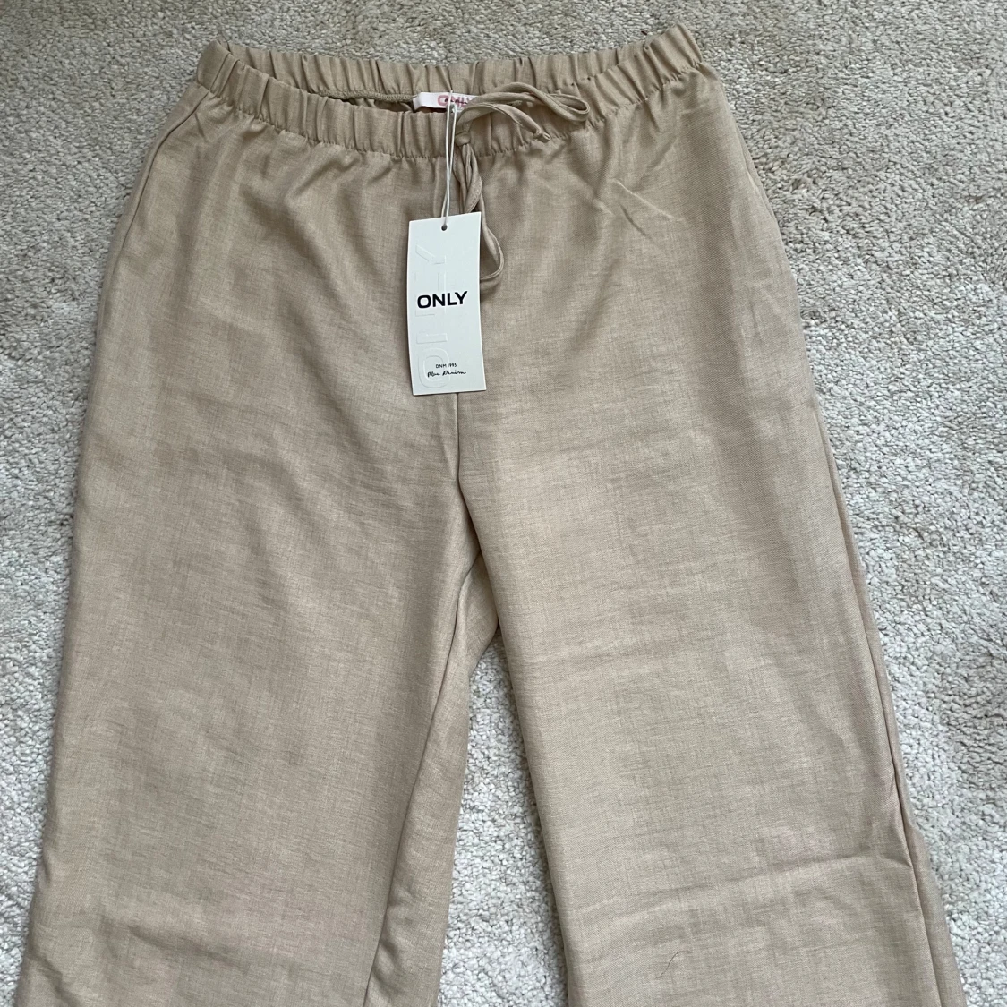 Beige linnebyxor från ONLY M - 93