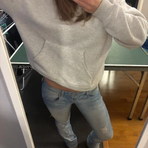 Ljus blåa jeans - Säljer dessa ljusa blåa jeans från ltb!! Som är i ett bra skick! Jeansen är lågmidjade i storleken W27 L30