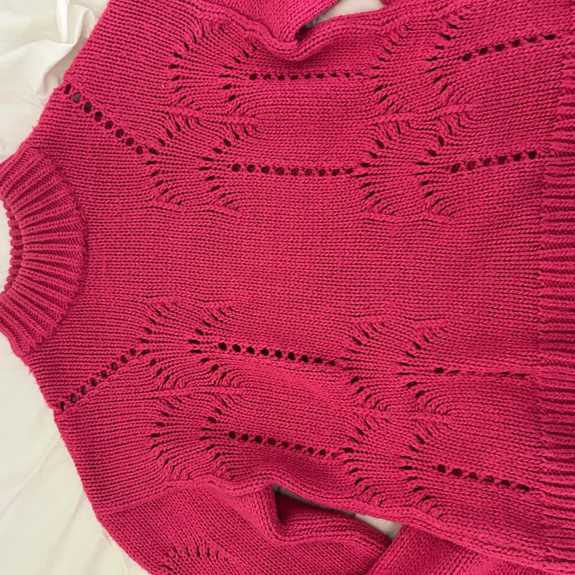 Rosa stickad tröja från Gina Tricot - 90