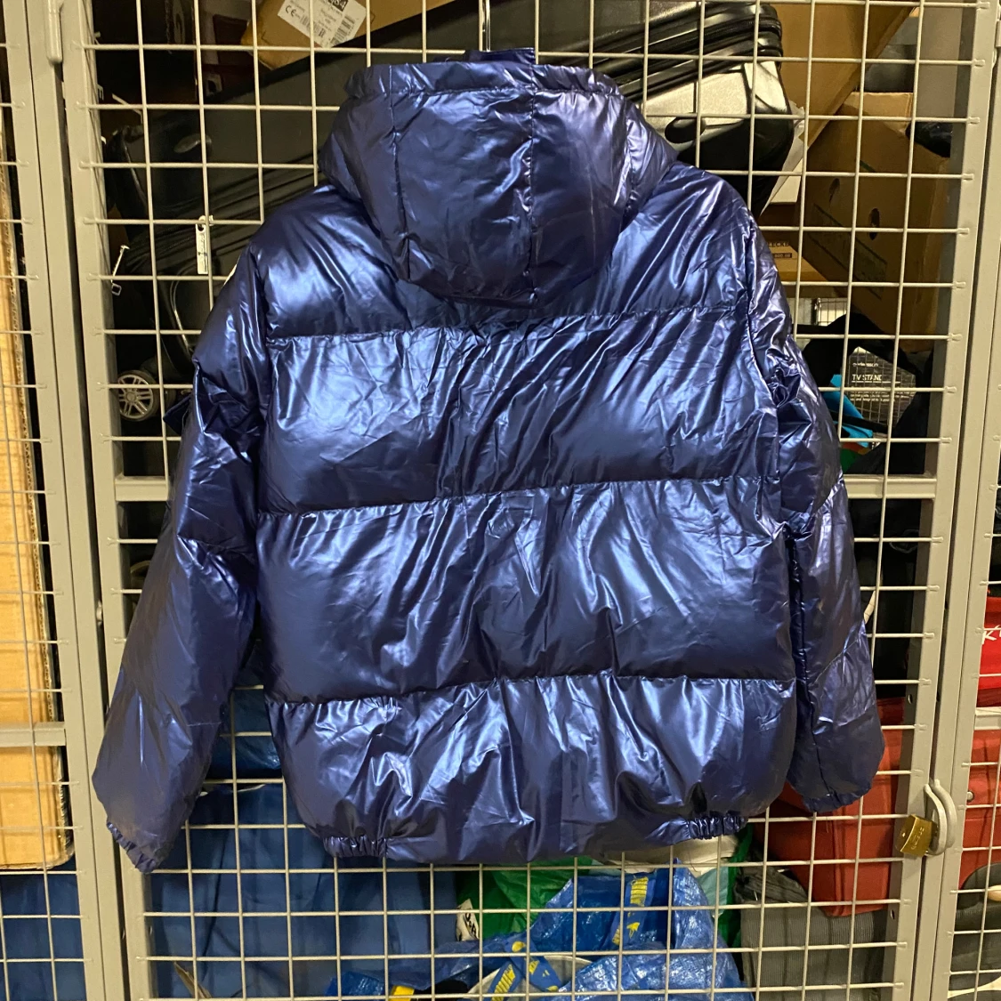 Blå glansig pufferjacka - 90