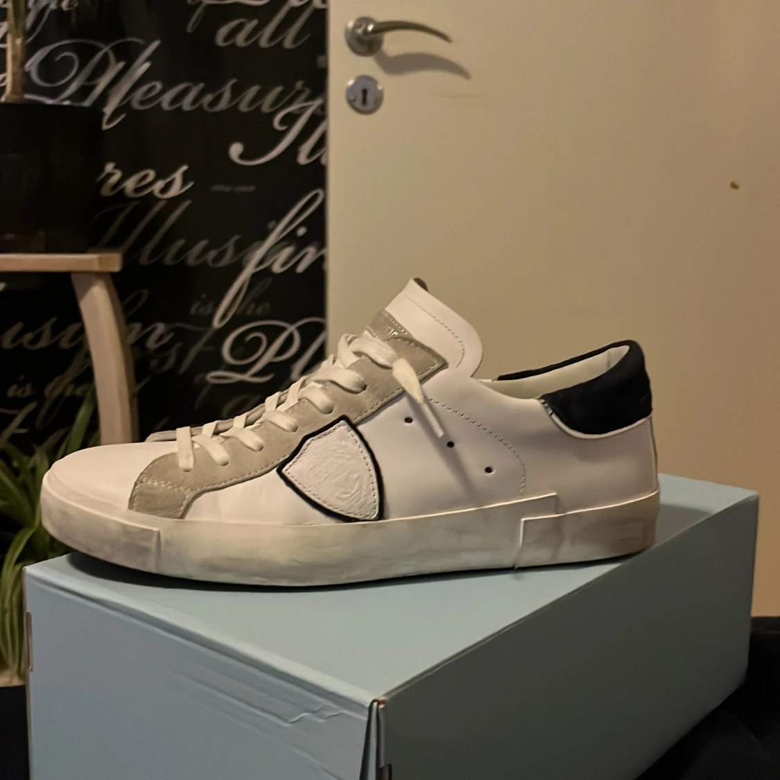 Vita sneakers från Philippe Model - 90