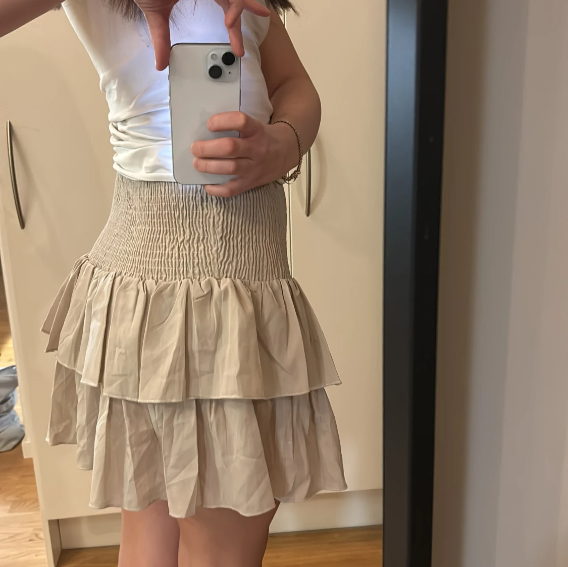 Beige volangkjol från Neo Noir - 90