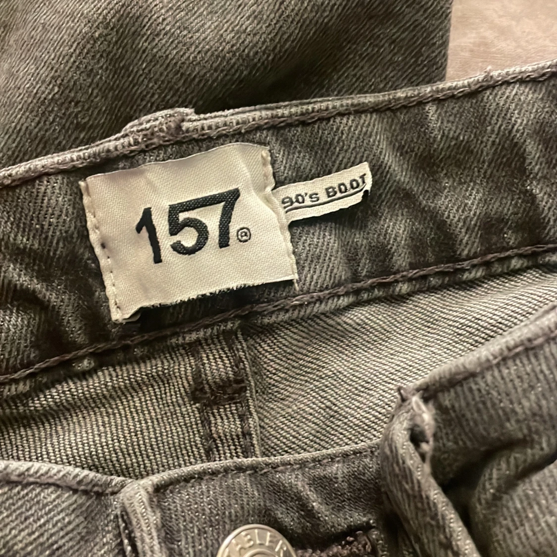 Grå bootcut jeans från 157 - 91