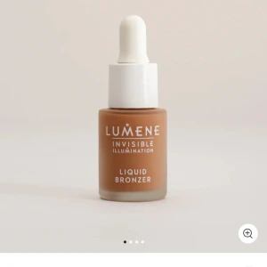 Lumene Invisible Illumination Liquid Bronzer - Oanvänd flytande bronzer från Lumene i färgen summer glow. Nypris = 335 och jag säljer den för 275 inkl frakt.