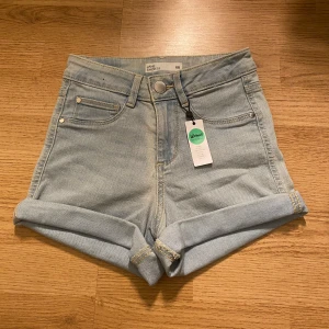 Jeansshorts - Priset kan diskuteras💕