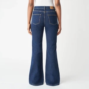 Carin Wester jeans - Raka vida jeans med hög midja och med bekväm stretch från Carin Wester, modell Cindy. Storlek 38.