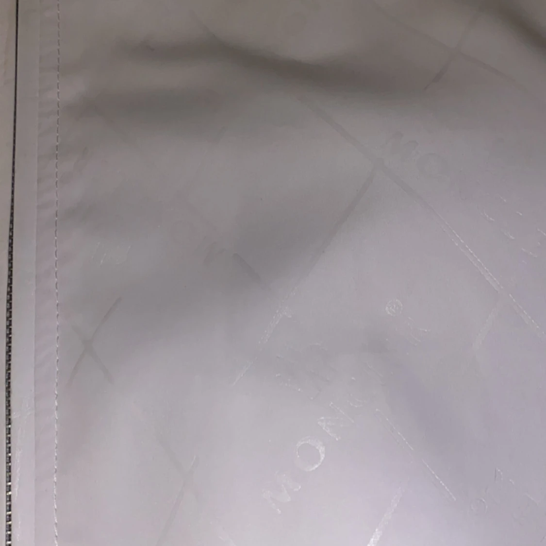 Vit bomberjacka från Moncler - 2