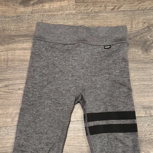 Stronger seamless grå tights - Stronger seamless grå tights, storlek S, knappt använda