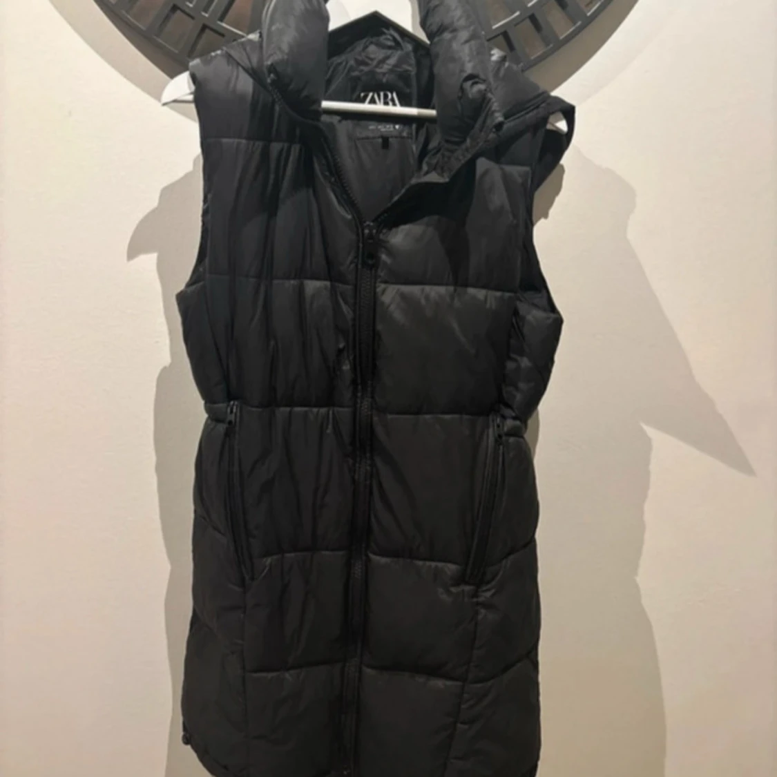 Svart dunväst från Zara - 91