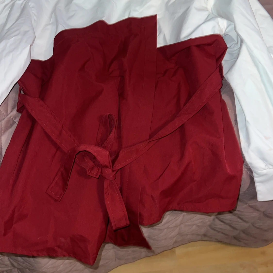 Vit och röd blus från Shein - 92