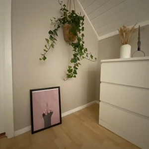 Tavla  - Säljer då jag köpt en annan som jag tycker om mera. Bra skick! 