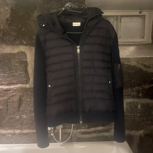 Moncler  - Moncler cardigan använd några få gånger mycket bra skick