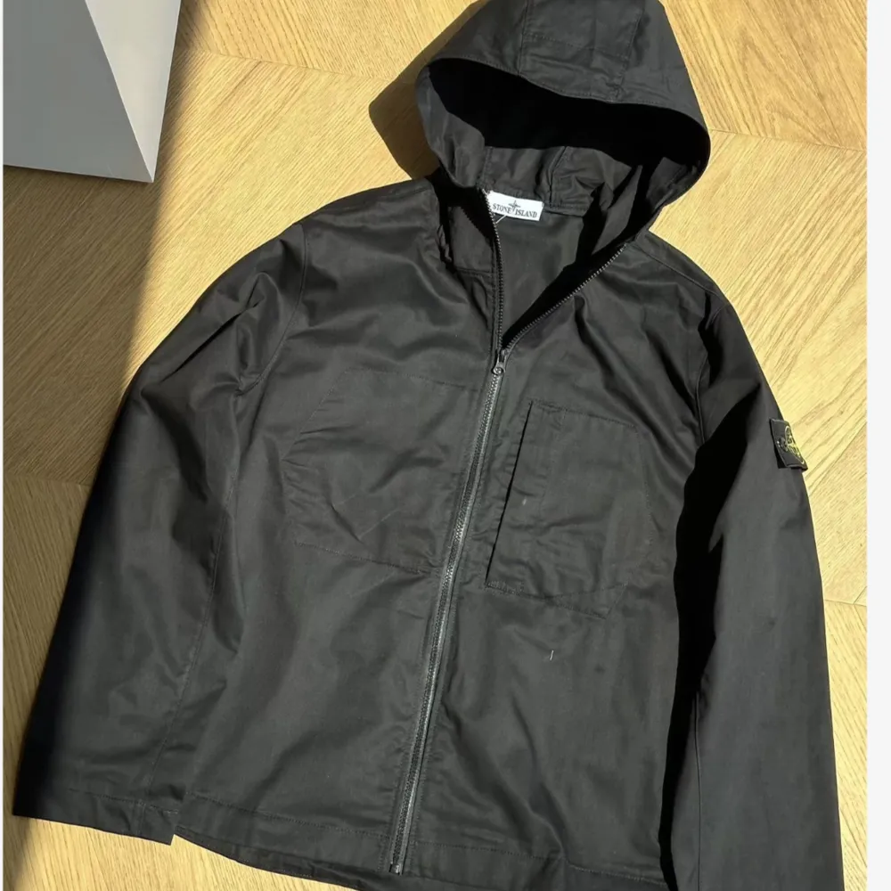 Stone island höst jacka Helt ny!! Mer frågor o bilder så är det ba att höra av sig:) !!. Neuletakit & Villapaidat.