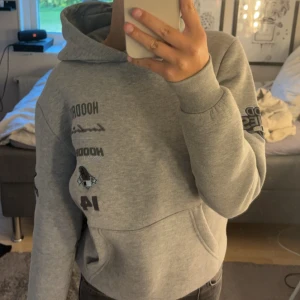 Hoodrich hoodie - Jätte snygg hoodrich hoodie i st XS och skick 9/10, köpt detta år!