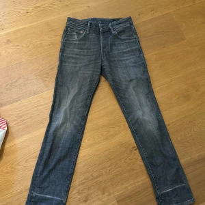 Jack & Jones jeans - Bra skick inte använda jätte mycket.