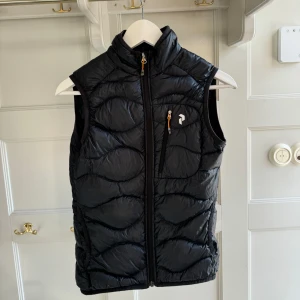 Väst, peak performance - Dunväst från peak performance