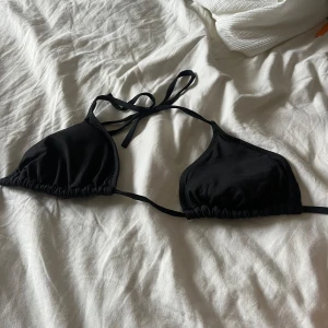 Bikiniöverdel  - Från hm storlek xs ungefär säljer för att jag inte använder den.❤️