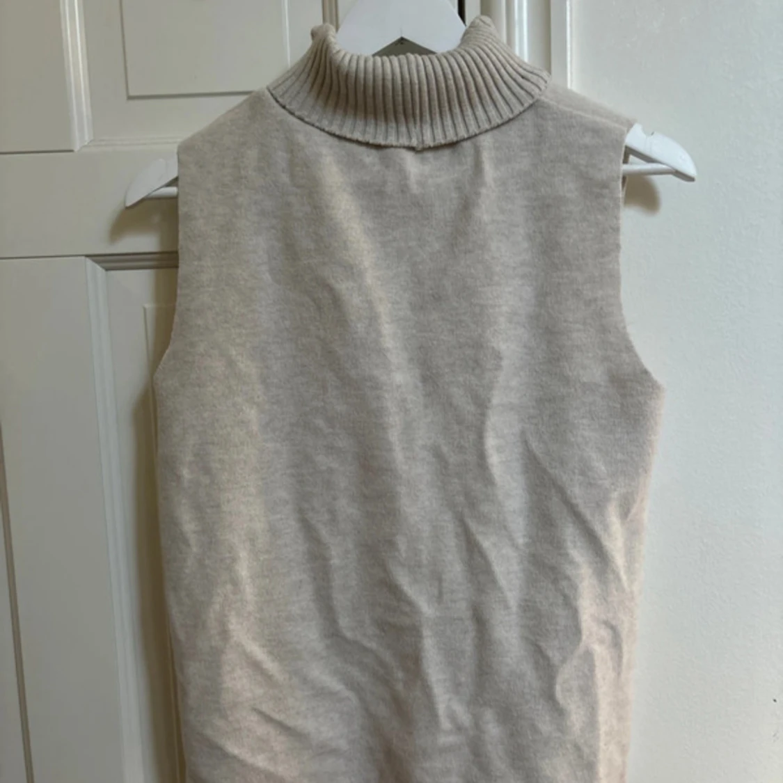 Stickad poloväst - 90