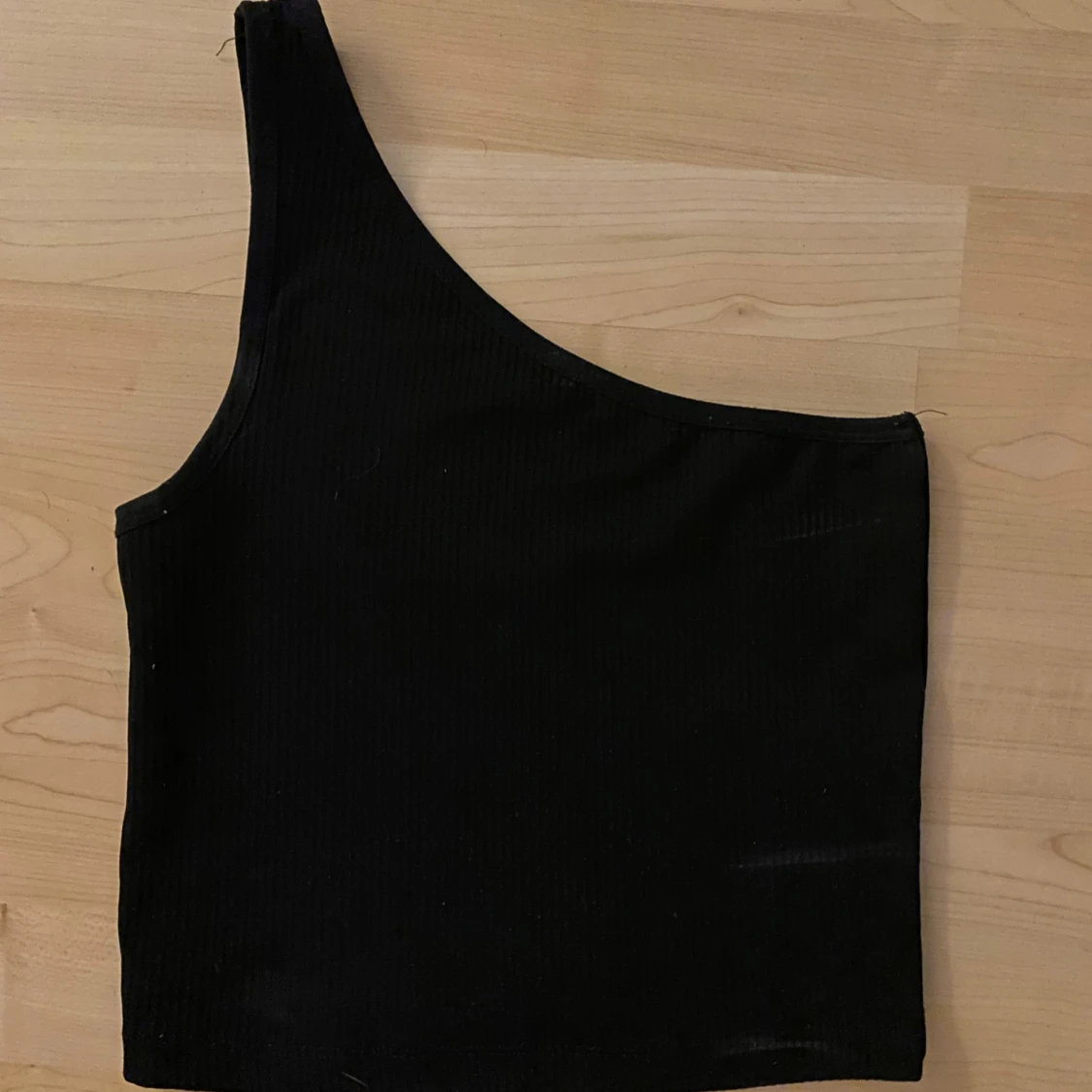 Off-shoulder topp svart