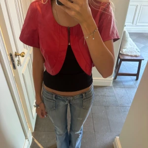 Bolero - Säljer denna superfina skinnimitations boleron❤️‍🔥❤️‍🔥