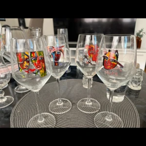 Carolina Gynning glas  - Carolina Gynning glas, knappast använda.  Köpes alla tillsammans för 400kr.  Kostar nypris cirka 200kr/styck.