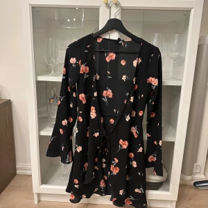 Klänning 🌸 - Klänning från H&M 🌸