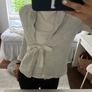 Odd Molly kofta - Jättefin grå Odd Molly kofta🤍 Pris kan diskuteras, skriv för fler bilder.