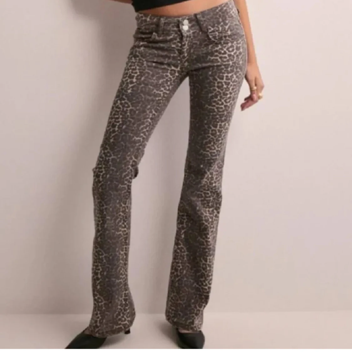 Leopard jeans