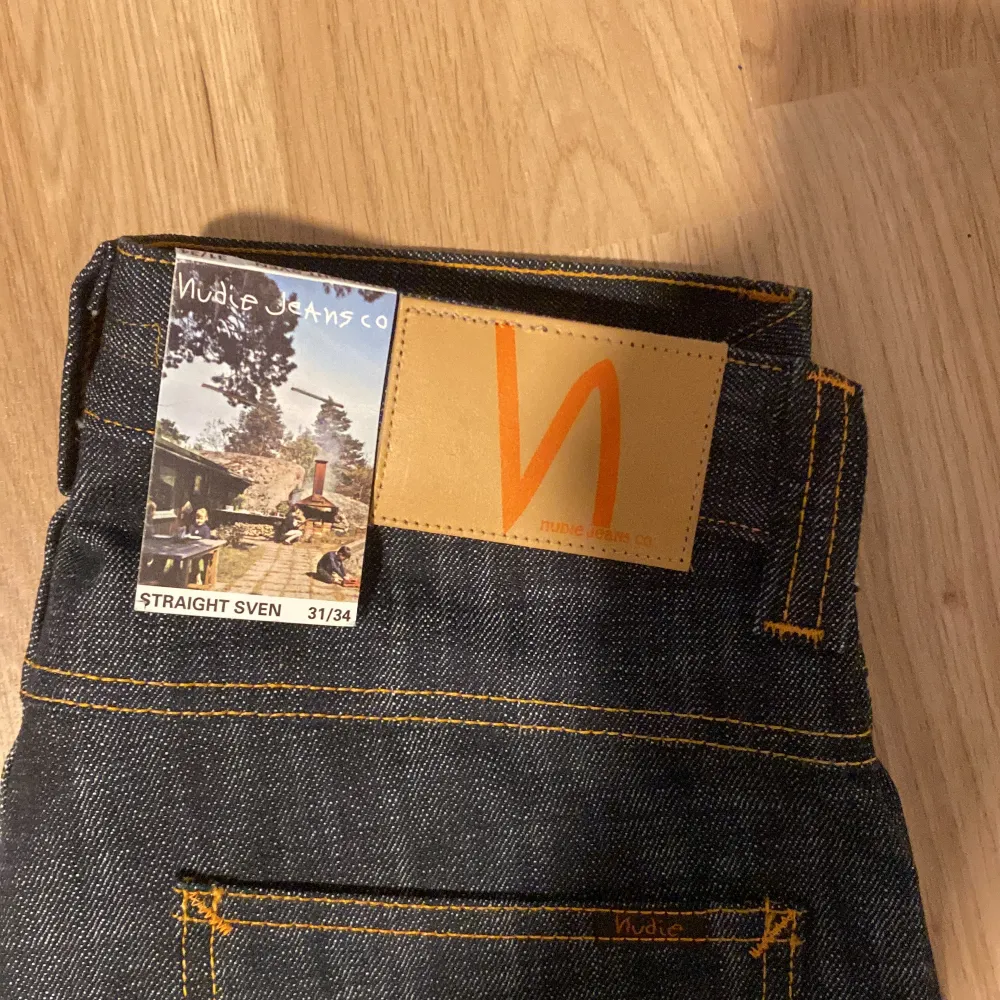 Helt nya nubie jeans med prislappar, box osv. Storlek 31/34 Ny pris:1800kr. Jeans & Byxor.